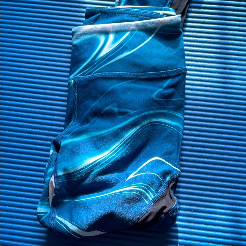 Blue Swirl Pattern Leggings